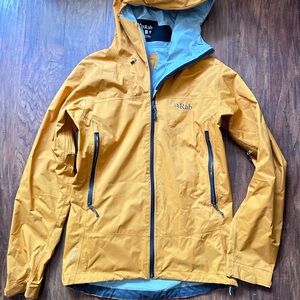 Rab downpour plus 2.0 raincoat